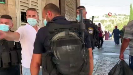 - İsrail güçleri, Mescid-i Aksa'da Filistinli gazeteciyi gözaltına aldı