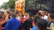 Tempers flare as traders attempt to stop demolition of stalls in Ukay Perdana