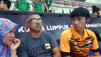 KL SEA Games (Fan Views): Squash player's family came from Sabah to support him