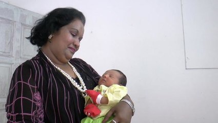 Grace meets the baby born in her car