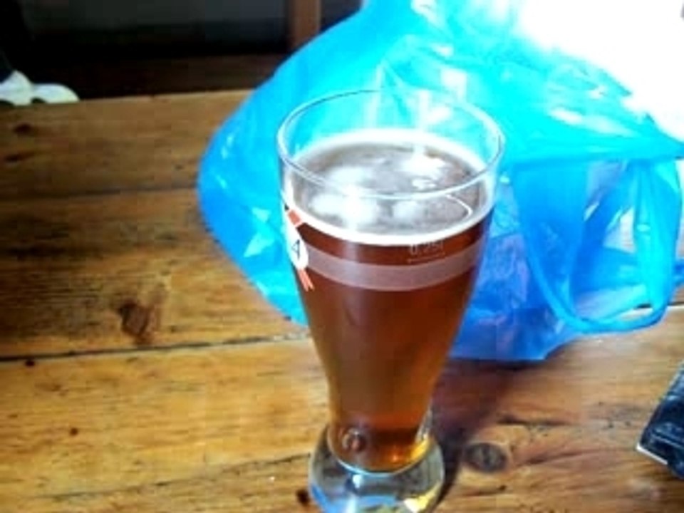 zinedine boit un picon bière