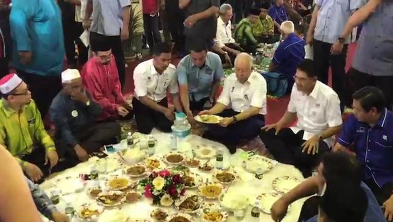 Folks in Seberang Prai enter Malaysia Book of R...