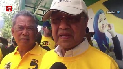 Bersih 5: Tun M joins rally-goers in Bangsar