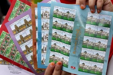 Pos Malaysia issues places of worship stamps collection