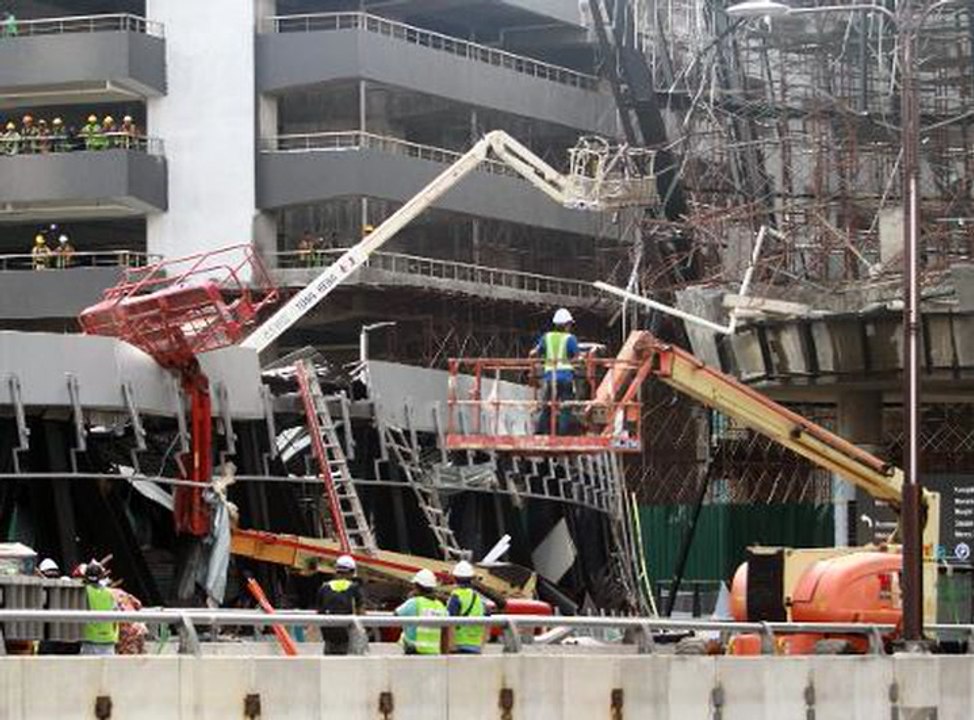 Pedestrian bridge collapse: One dead,  at least five injured