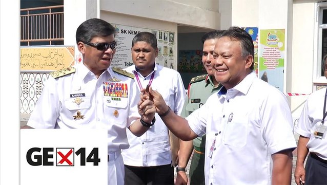 Military personnel and spouses begin early voting