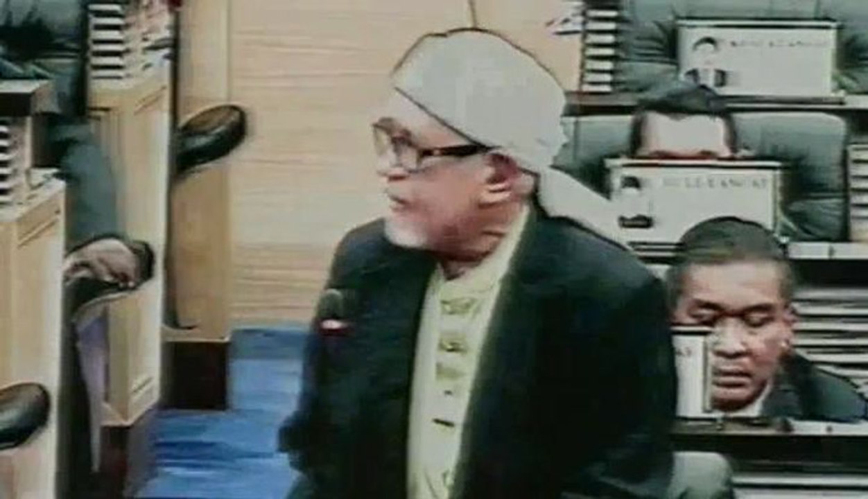 Hadi defers Bill on amendments to Syariah courts' power to next Parliamentary sitting