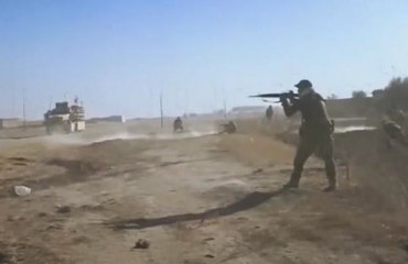 Islamic State, Iraqi government troops clash near Mosul