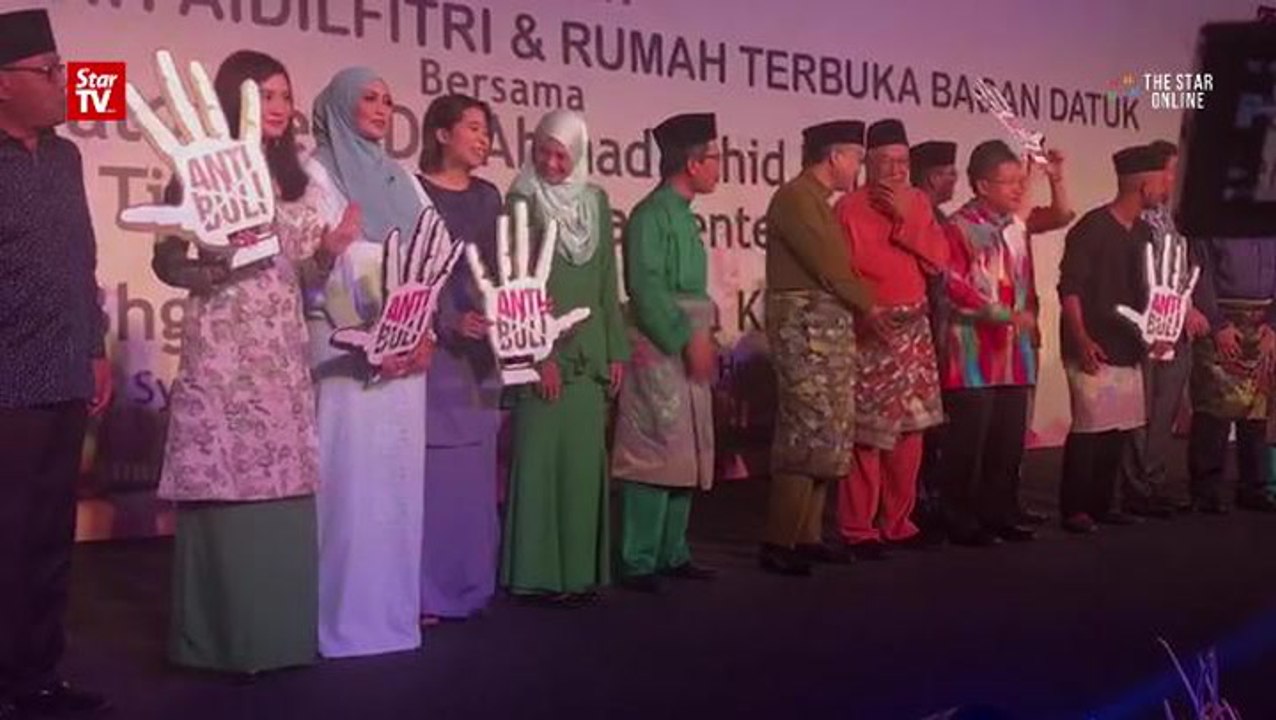 DPM and wife feted guests at Bagan Datuk Raya o...