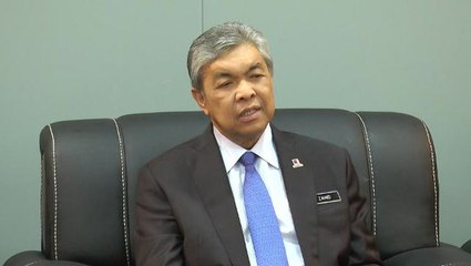 Pass SPM level-Bahasa Malaysia subject to be in civil service, medical students told