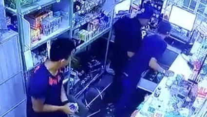 Cops hunting duo who went on 15-minute robbery spree