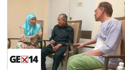 Anwar: PKR strongly supports Dr M's leadership