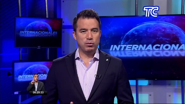 Bomberos luchan contra incendio forestal en California, Estados Unidos