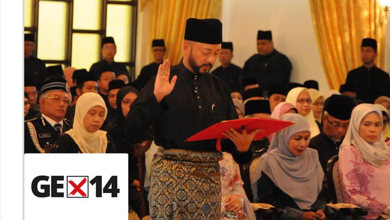 Mukhriz sworn in as Kedah MB