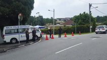 Police cordon off entrance to Najib's private residence in Taman Duta