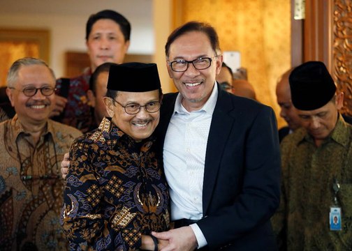 Anwar meets former Indonesian president in Jakarta