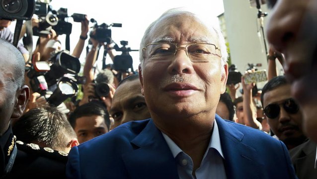 Najib arrives at MACC HQ to have his statement recorded