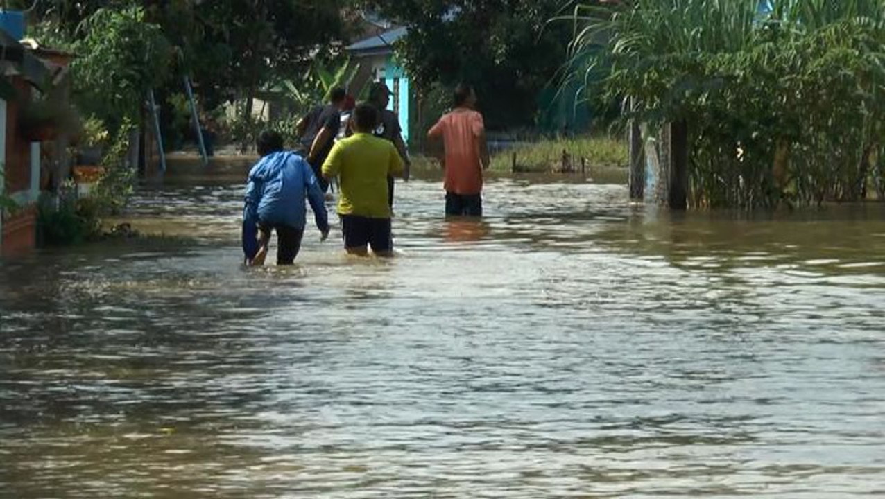 Melaka villages hit by flash floods