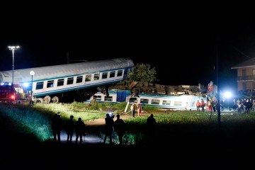 Two die, at least 20 injured in train accident in Italy