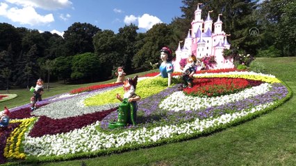 Ukrayna'nın başkenti Kiev'de çiçekten heykeller sergisi düzenlendi