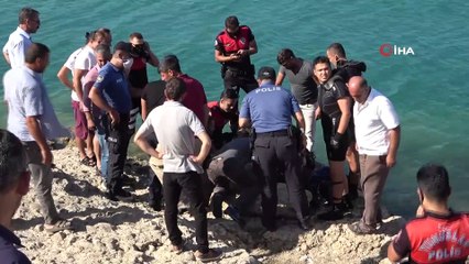 Boğulan oğluna nefes verdi, can geldi...Babanın oğluna kalp masajı yaptığı anlar kamerada