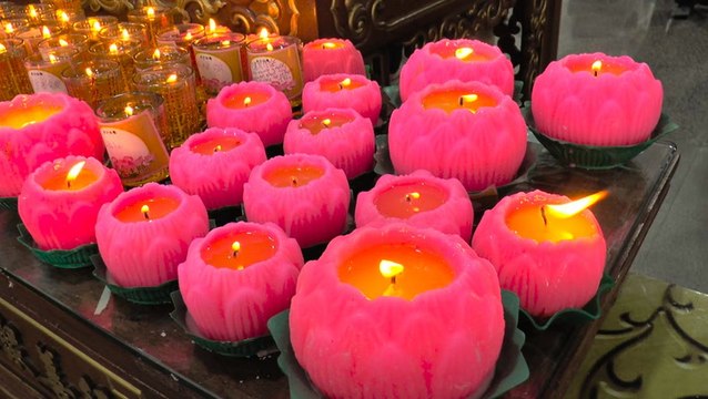 DAP’s assemblymen celebrate Wesak Day along with Buddhist devotees
