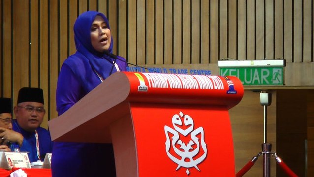 Umno AGM: Follow 'YNWA' team spirit of Liverpool FC, says Puteri Umno Chief