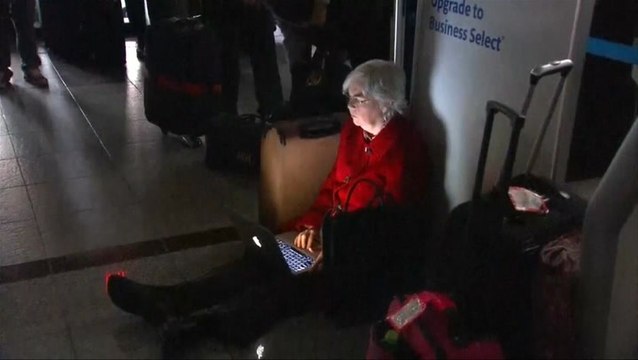 Power outage delays flights at Atlanta airport
