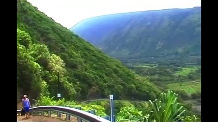 UFO SIGHTING Stuns Tourist Crazy footage!