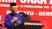 Umno AGM: Najib responds to YNWA call