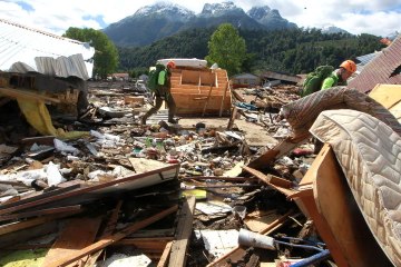 Mudslide in southern Chile kills five; 15 others missing
