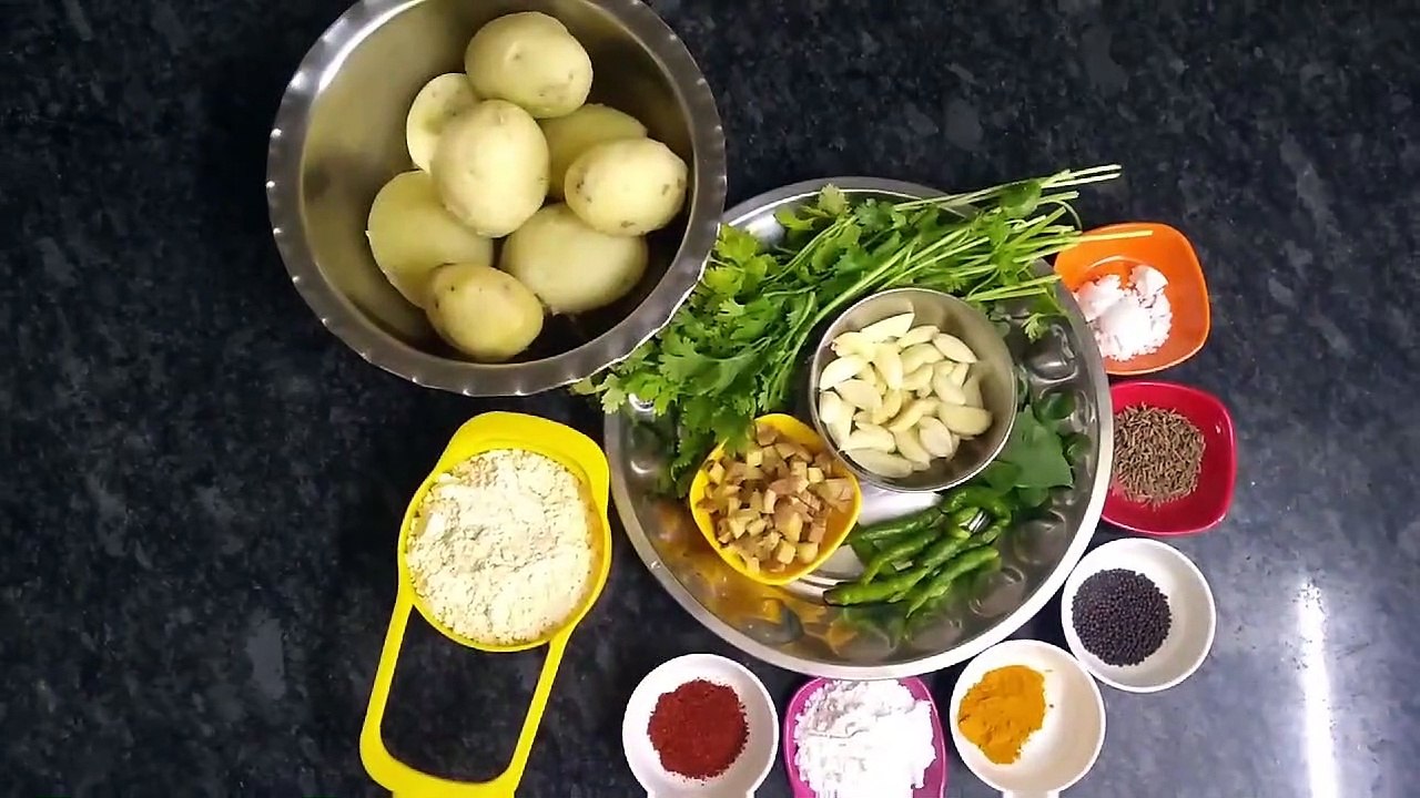 Vadapav  Recipe | Mumbaicha Vada | Mumbai Street   Food | Batata Vada | Vada Pav with garlic chutney