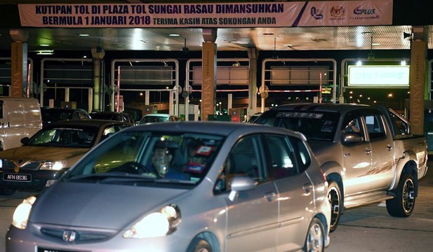 Joy ride at four toll plazas on New Year's Day