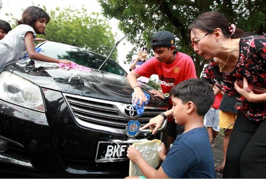 Kids chip in for Tabung Harapan