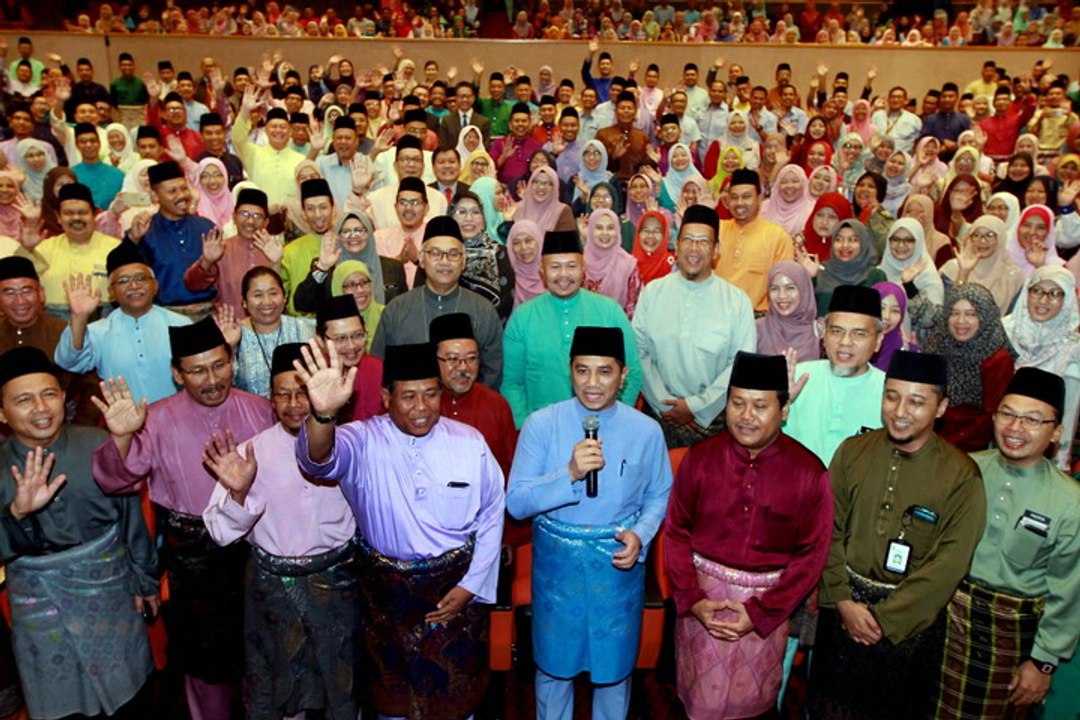 One month’s salary Raya bonus for Selangor civil servants