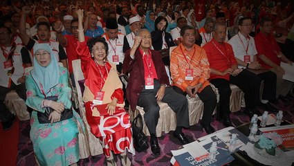 PH: Anwar to get royal pardon then take over Tun M as PM