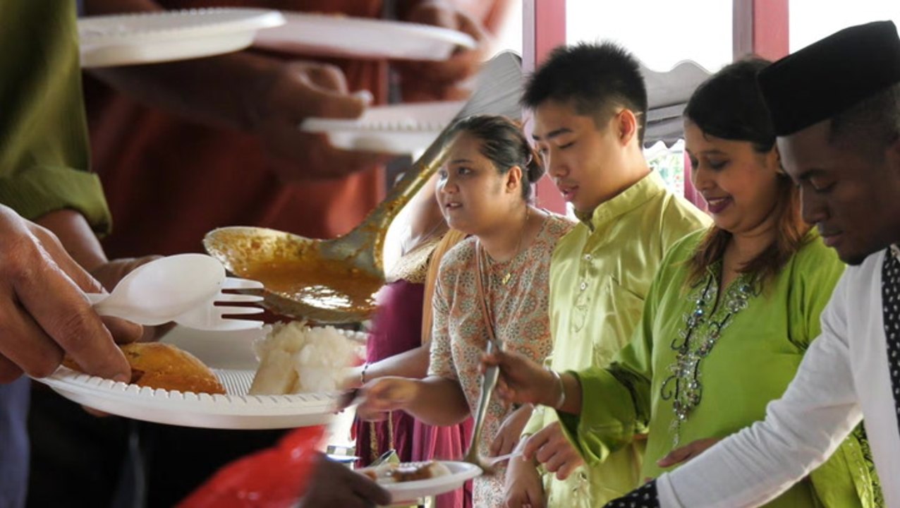 The homeless and underprivileged are not forgotten on Hari Raya