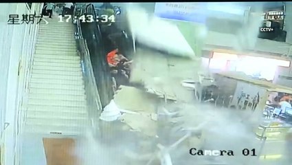Nine injured after ceiling decoration collapsed in China