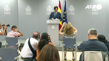 España cierra discotecas y restringe fumar ante escalada de contagios