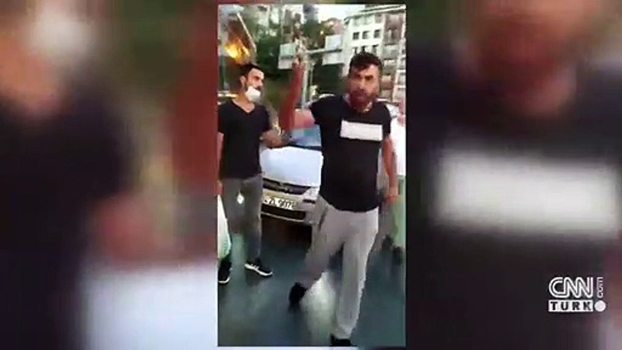 Son dakika... İstanbul'da tepki çeken görüntüler: Trafikte kadına saldırı anı kamerada | Video