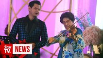 Dr Siti Hasmah serenades crowd with violin