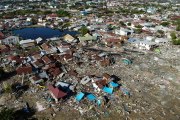 Indonesian president visits areas hit by earthquake