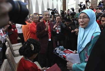 Tun M gets his way to be country's No.1 again?