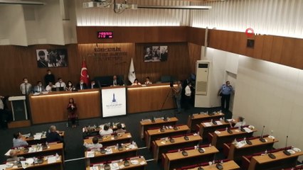 Büyükşehir meclisinde AK Parti Grubu salonu terk etti