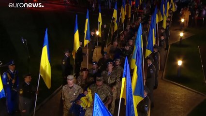 Minden idők legnagyobb ukrán nemzeti zászlaját vonták fel Kijevben