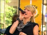 Hilary Duff - Break My Heart (Live @ Today Show in Rockefeller Center) (2005/08/18) HQ