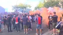 PSG-Bayern: l'ambiance devant le parc des Princes à une heure du coup d'envoi