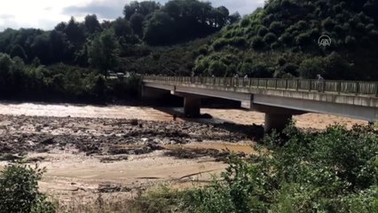 Yağlıdere'de taşkının verdiği hasar giderilmeye çalışılıyor - GİRESUN