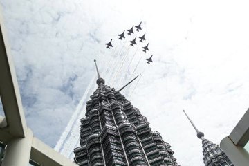 S. Korea's Black Eagles make surprise flypast