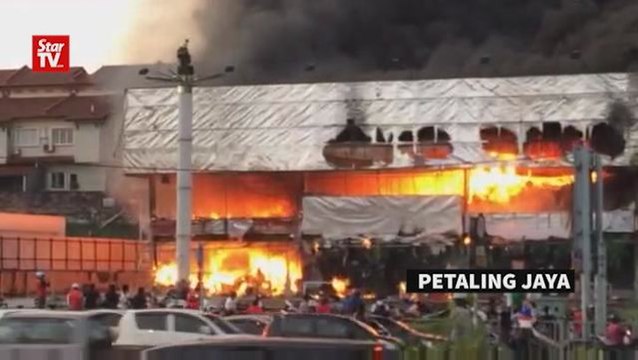 Breaking news: Shops on fire along Sprint Highway